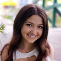 Tessa Kresch headshot